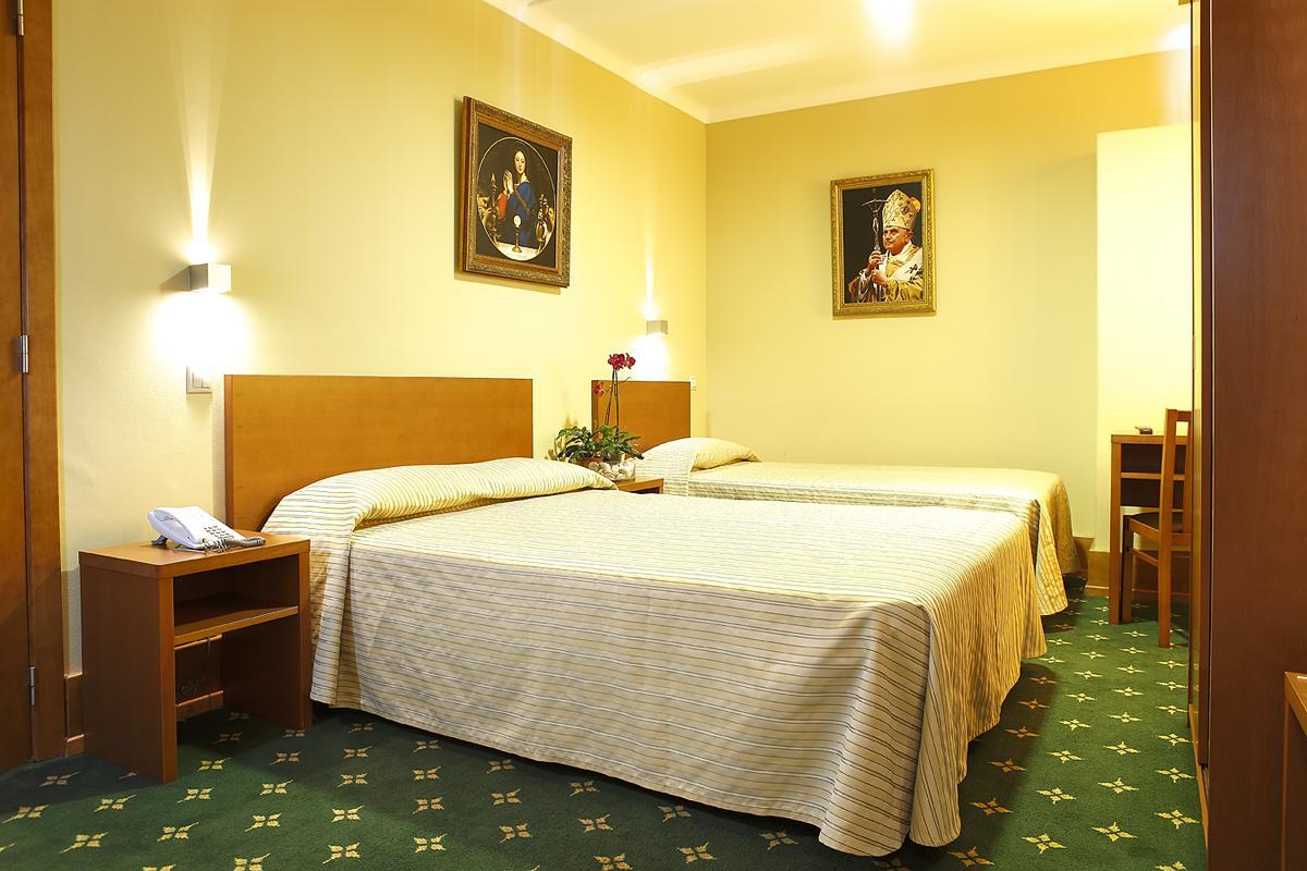 Domus Pacis Fatima Hotel Luaran gambar