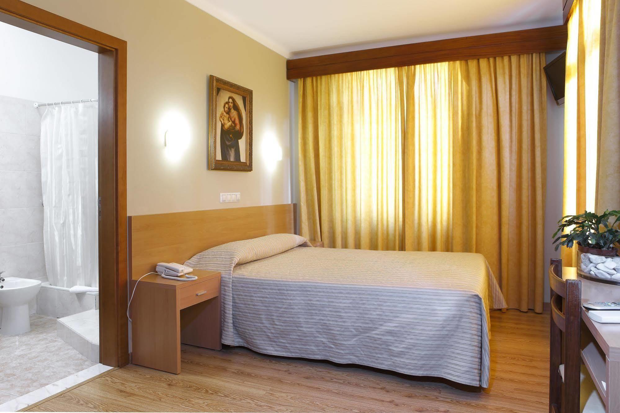 Domus Pacis Fatima Hotel Luaran gambar