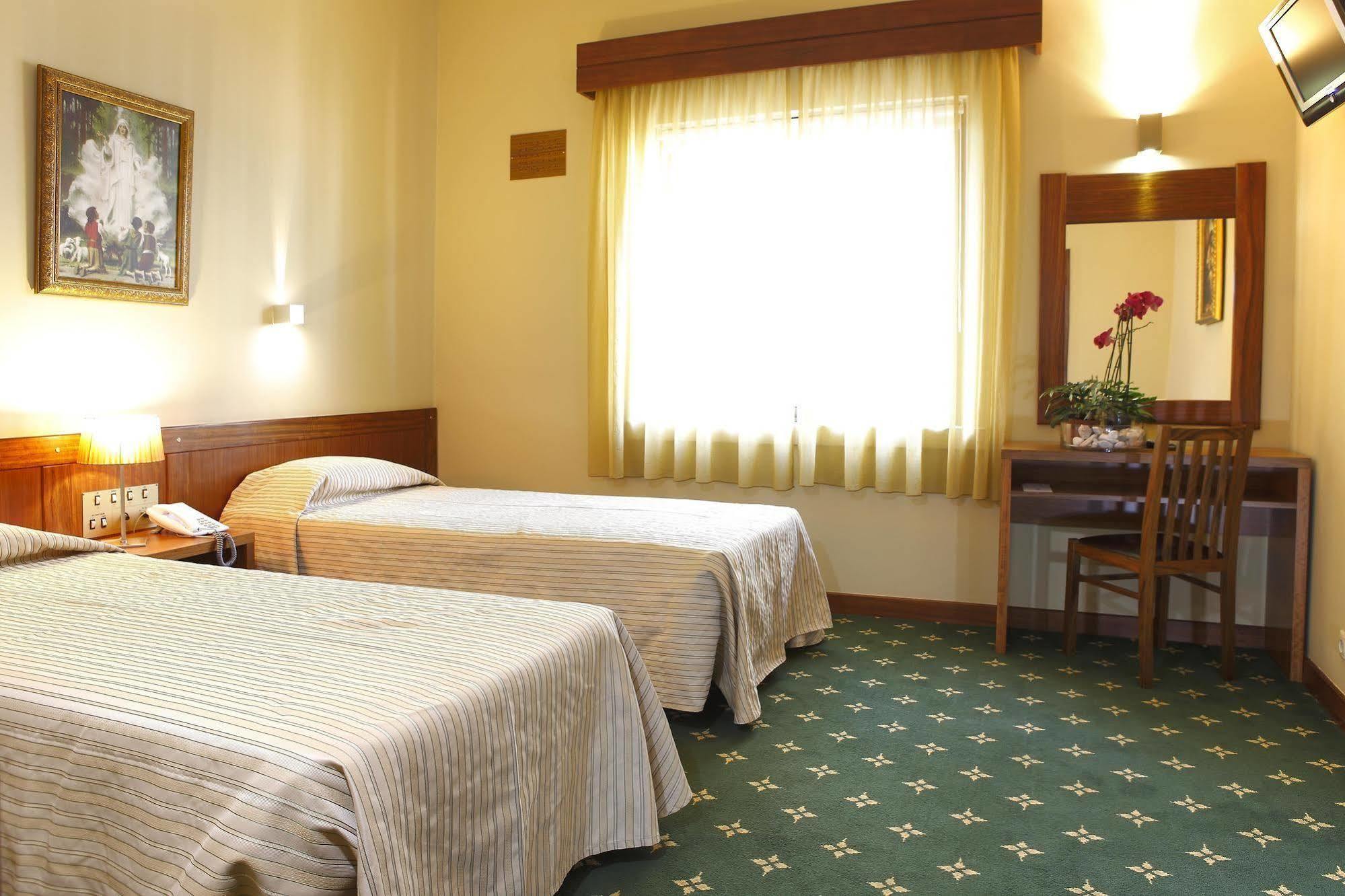 Domus Pacis Fatima Hotel Luaran gambar